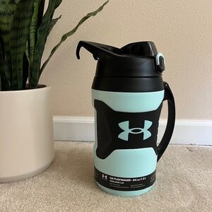 BRAND NEW Under Armour Playmaker jug
